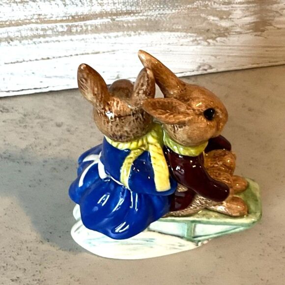 Royal Doulton Bunnykins Sleigh Ride Figurine 1972 so sweet - Picture 4 of 6